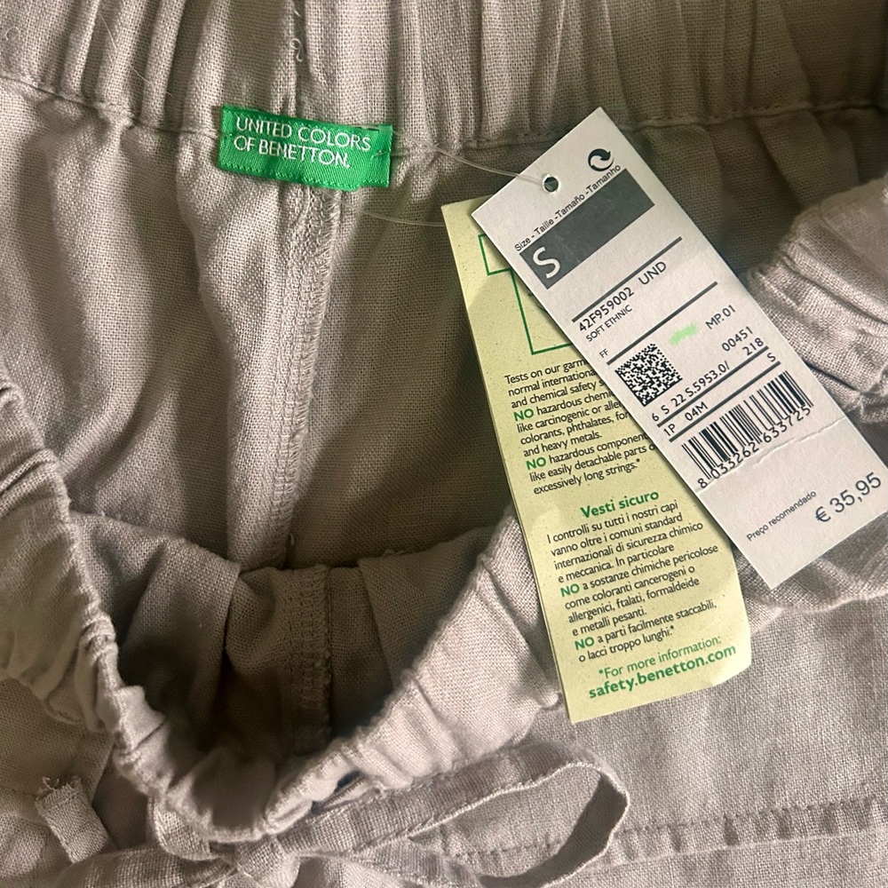 Imported grey linen shorts by United colors of Benetton Size S - Picture 3 of 4